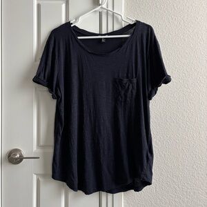 H&M navy blue short sleeve tee with front pocket (M)